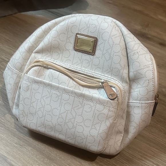 Calvin Klein White Textured Backpack - Picture 1 of 6